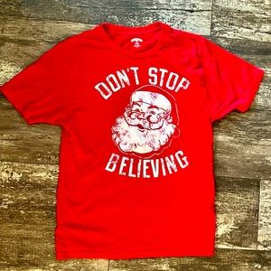 Santa Claus T-Shirt Mens Small Red Dont Stop Believing in Kris Kringle Christmas